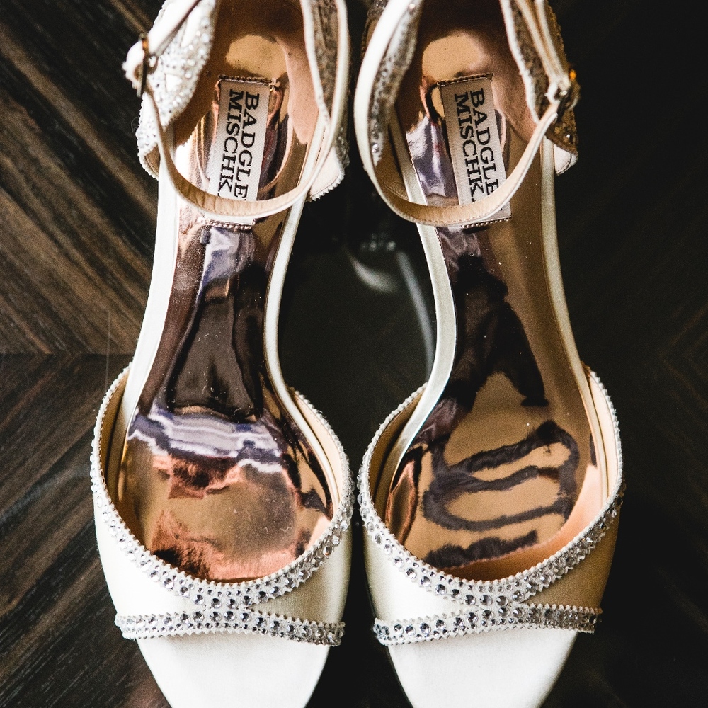 Badgley Mischka Bridal Shoes with Strap- Ivory
